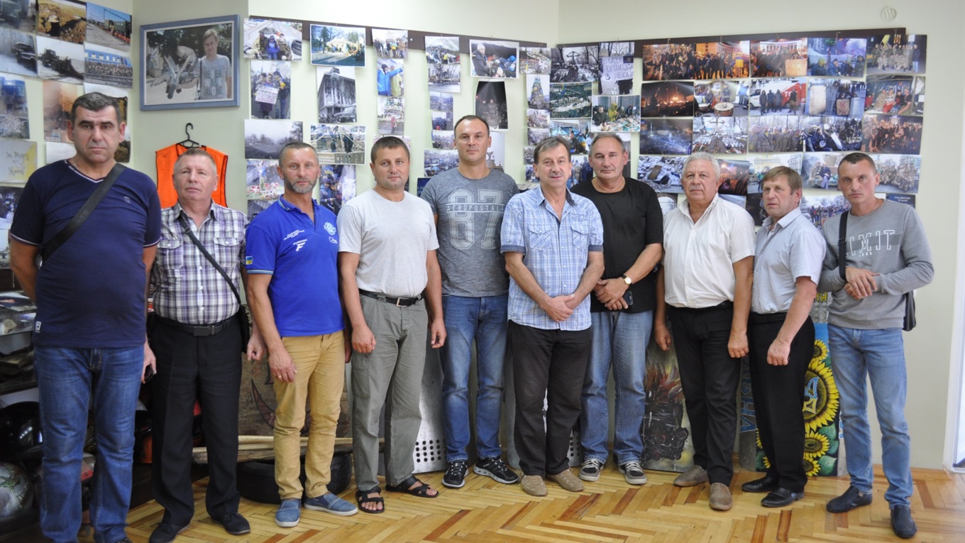 Військовий медик з Івано-Франківська Богдан Ризанич у спогадах сина та калуських однокласників