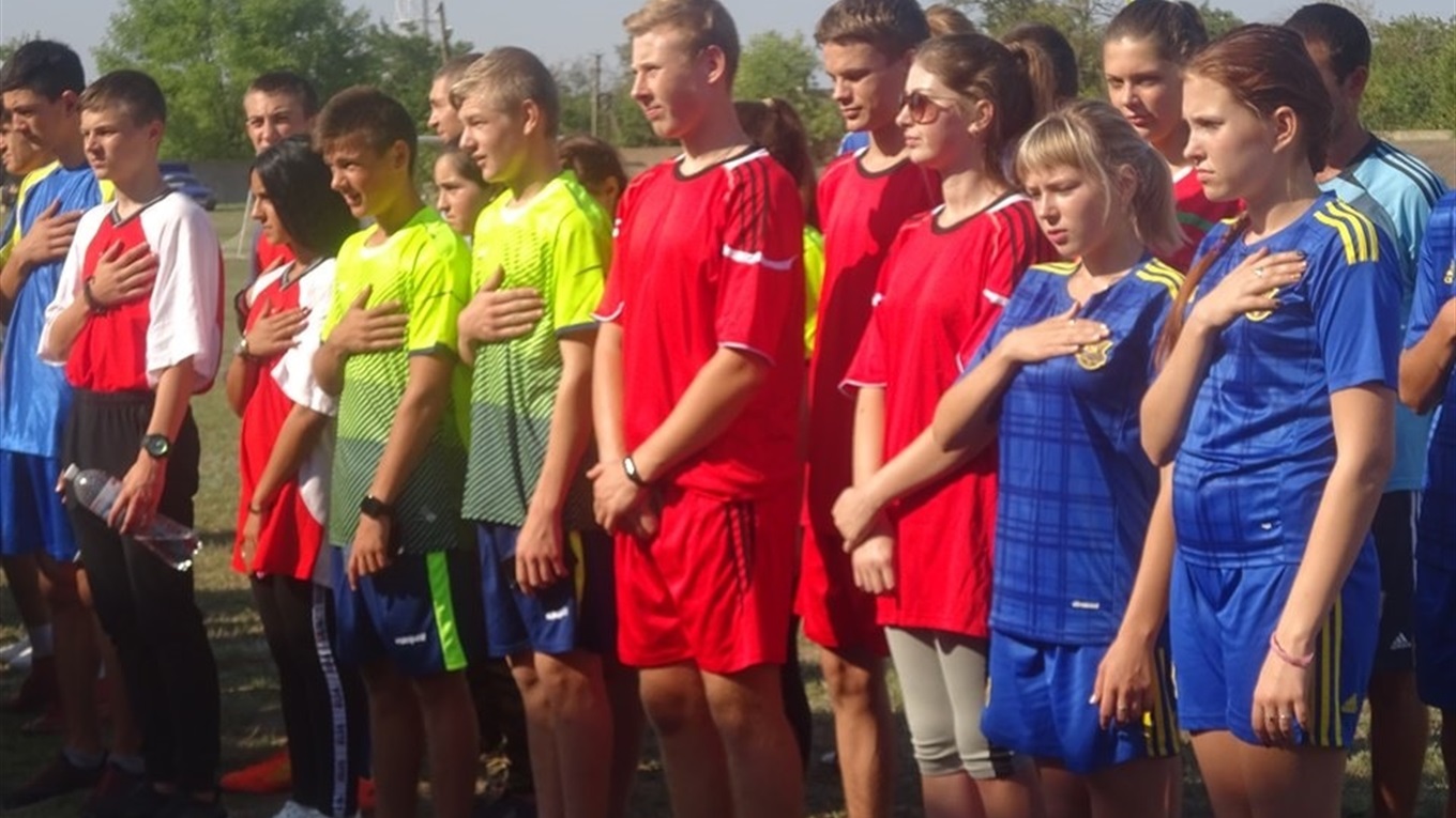 В Нижніх Сірогозах провели легкоатлетичну естафету в пам’ять про знаного марафонця (ФОТО)