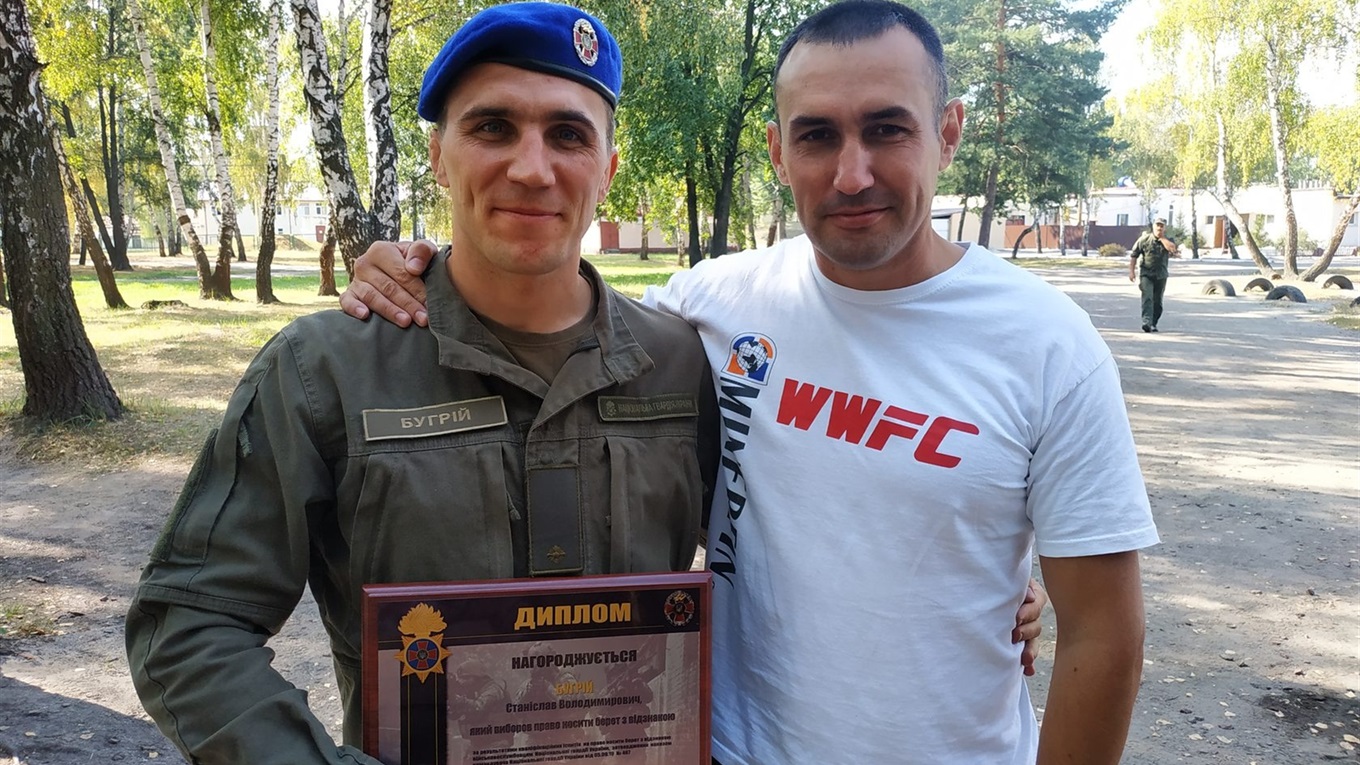 Уродженець Білопільщини Станіслав Бугрій став першим в історії Сумщини власником берета з відзнакою