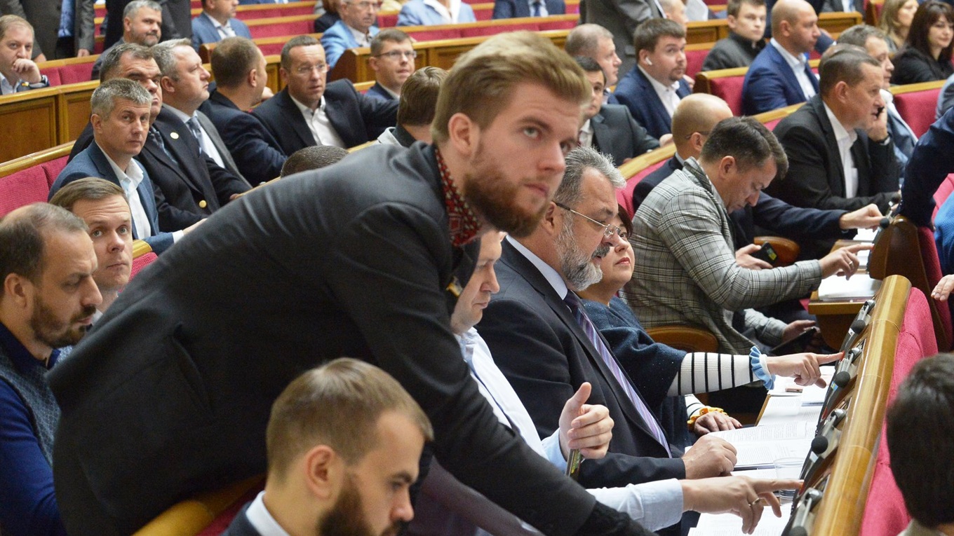 Видеоопрос: Как оценивают работу новой Верховной Рады Украины жители Торецка