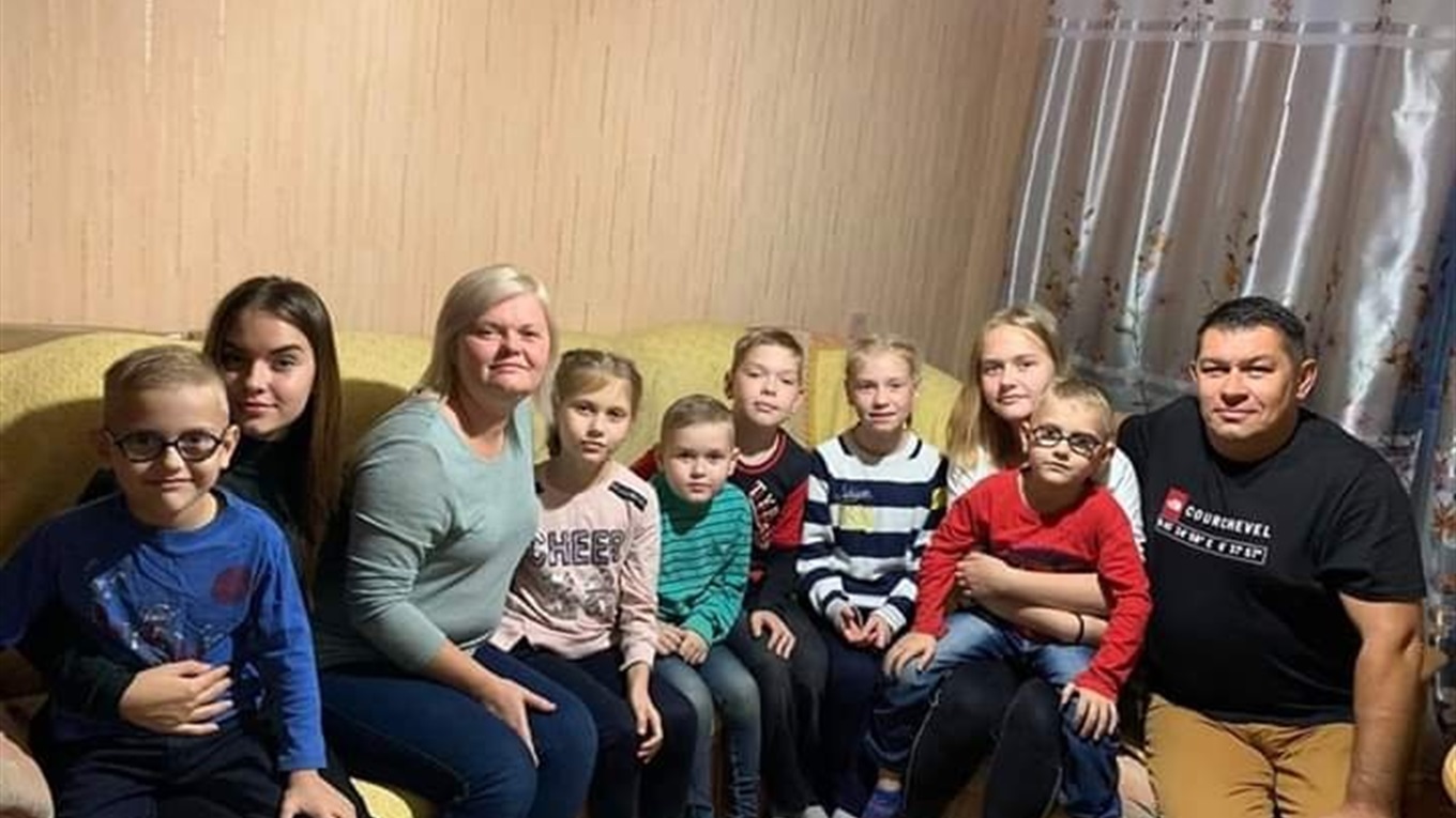 Багатодітна сім'я переселенців шукає квартиру