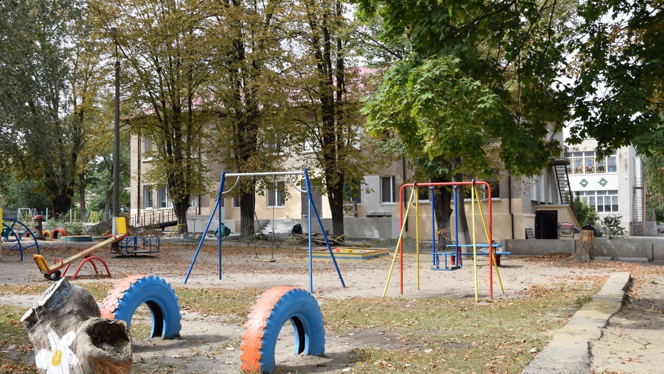 Опитування: Чи потрібно переносити капітальний ремонт дитячого садочка у Волновасі?