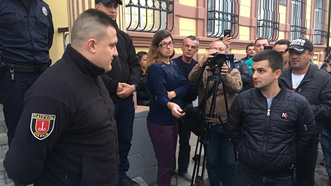 Вечерняя встреча: измаильчане беседовали с патрульной полицией (видео)