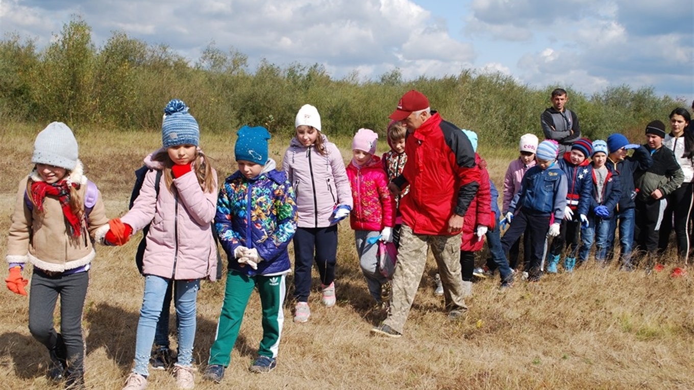 У Підмихайлі команда ZeroWasteSchool  реалізовує проєкт "Збережемо статус найчистішої річки Лімниці"