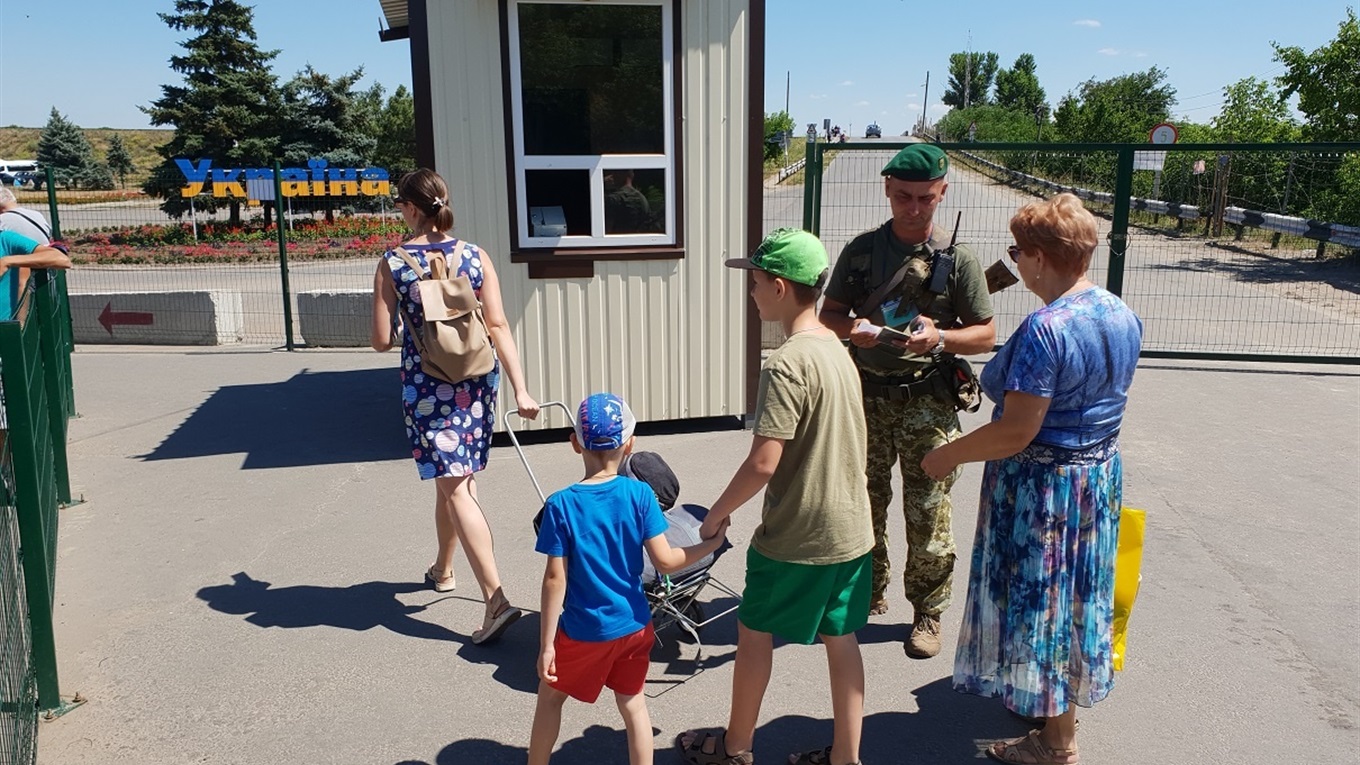 В кінці жовтня набуває чинності порядок перетинання лінії розмежування: що потрібно знати попаснянам