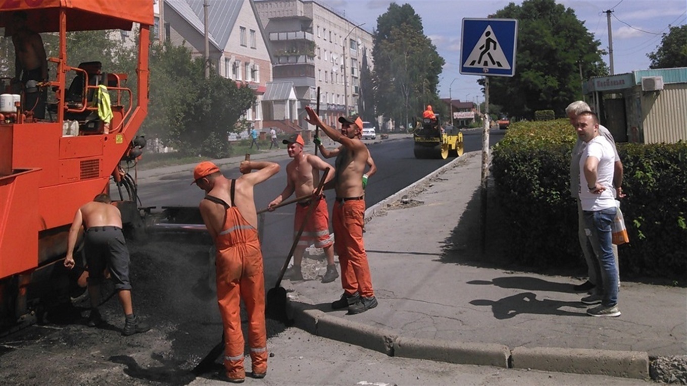 Чому зупинився ремонт центральних вулиць міста