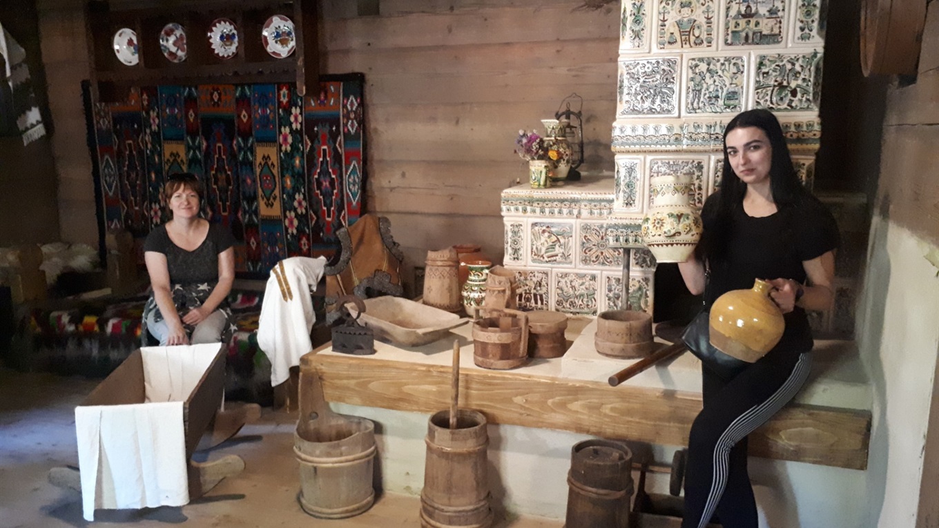 Кіно на стінах і чотирирогі вівці – курорт Буковель знову дивує своїх гостей