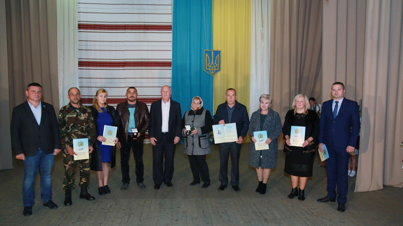 Як вітали і нагороджували жителів Кіцманщини з нагоди Дня захисника (фото)