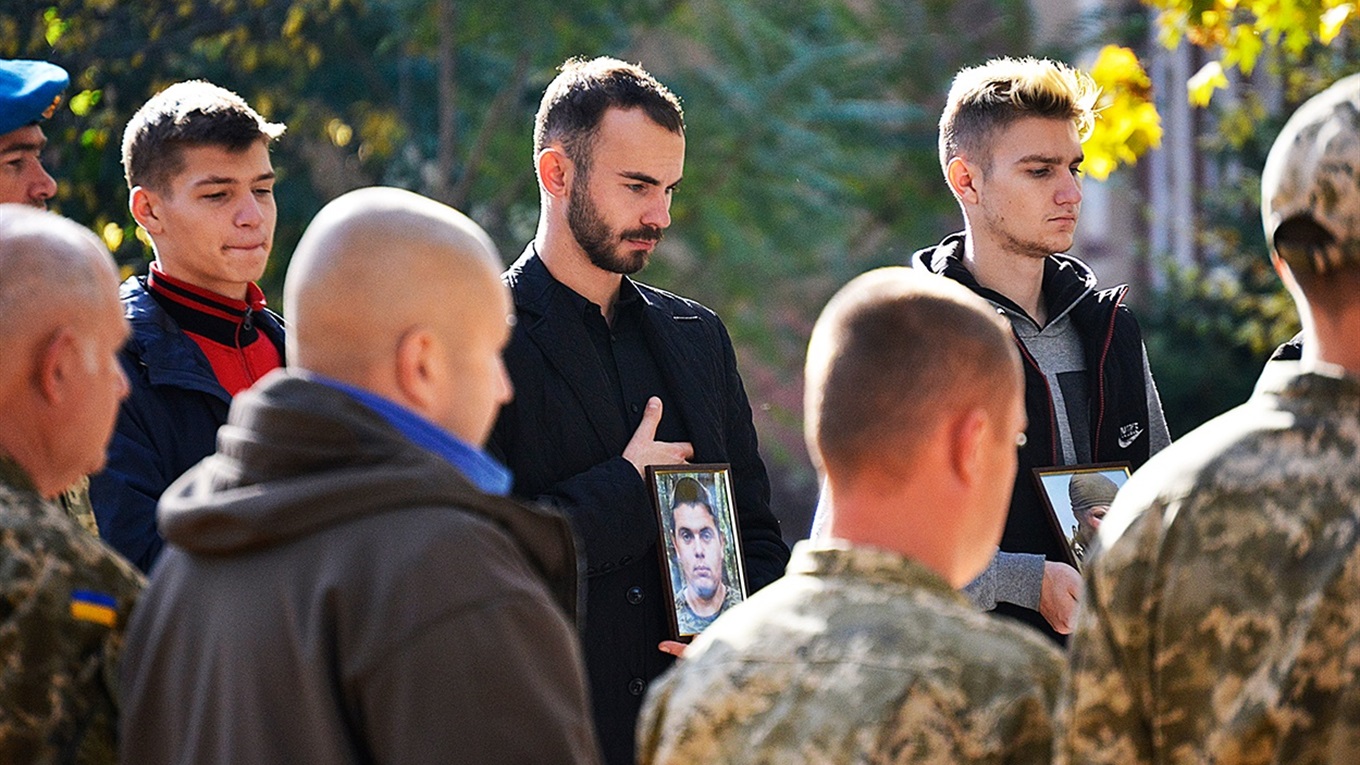 У Гадячі відкрили пам’ятний знак загиблим захисникам Батьківщини