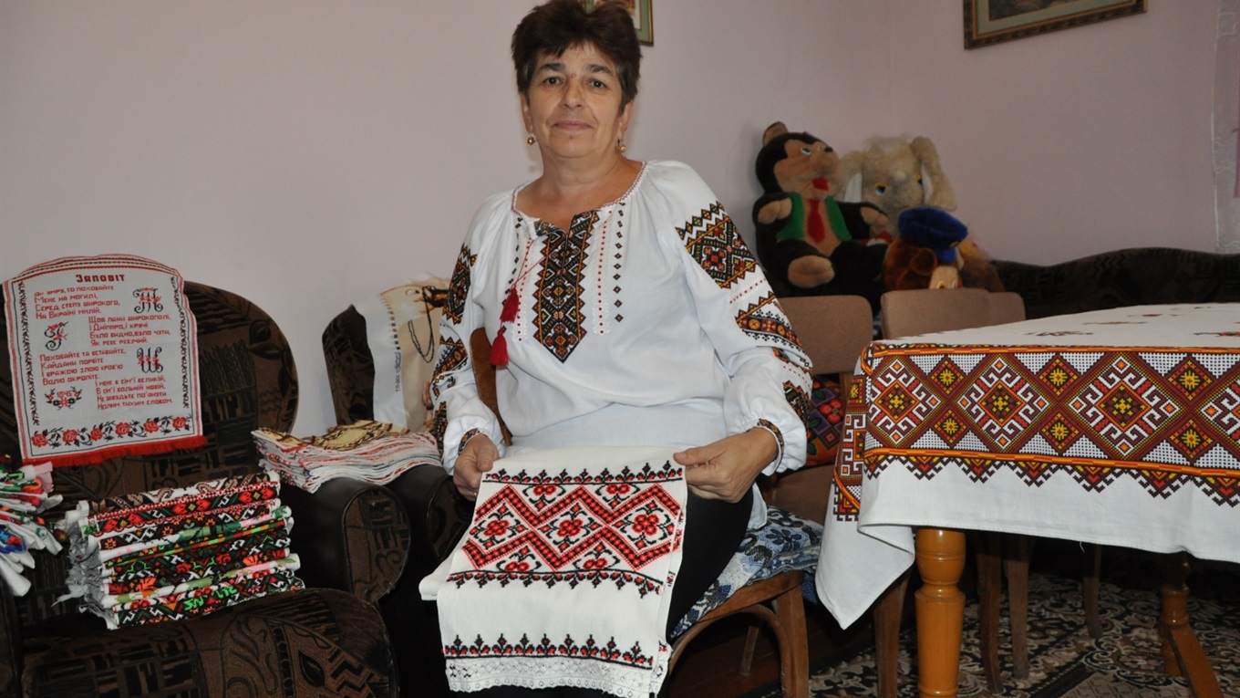 Сорок вишиваних років Галини Савуляк з села Кривенького та понад вісімдесят мистецьких творів