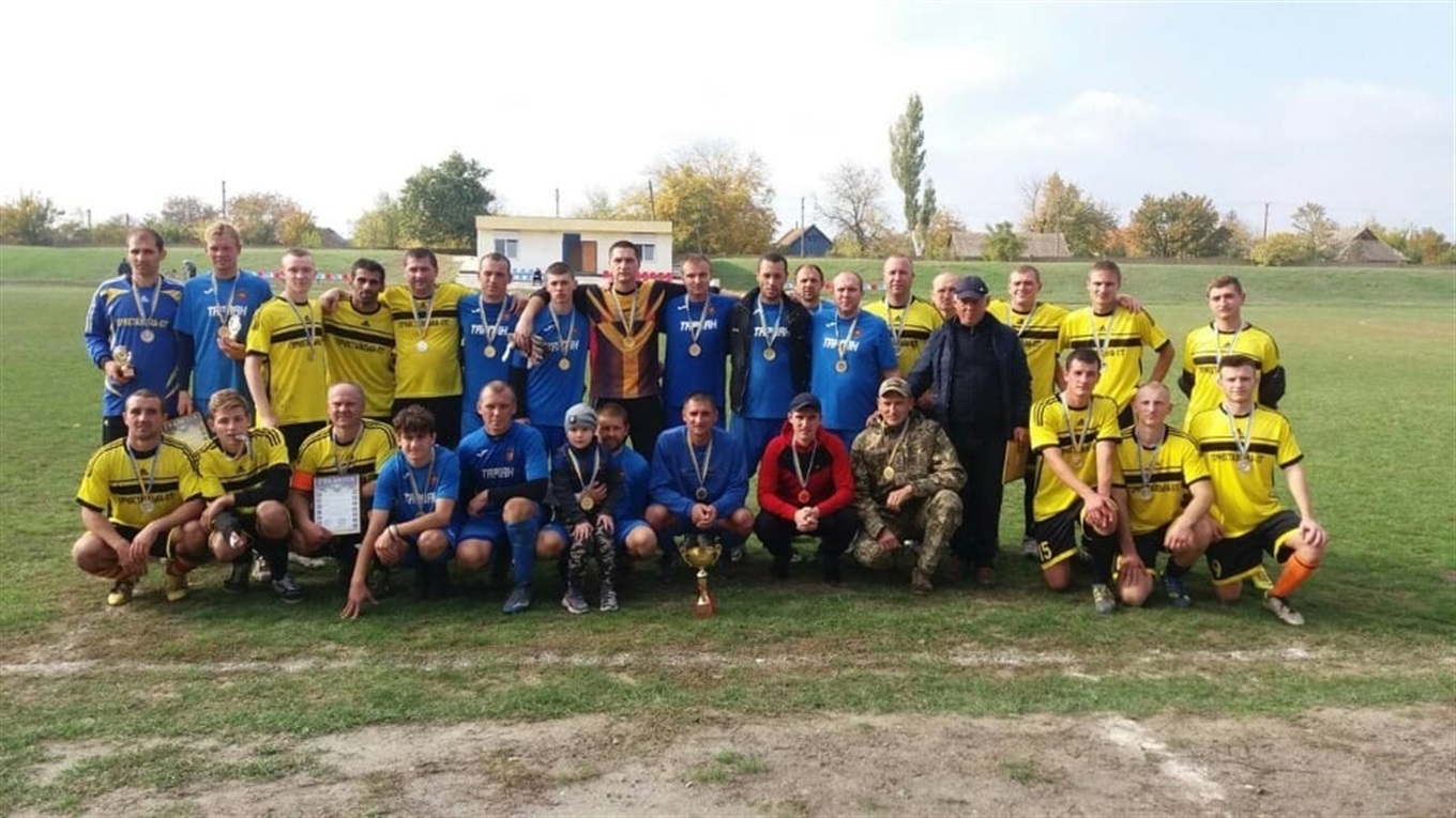 Чотири футбольні команди змагалися за Кубок на приз Нижньосірогозької газети “Червоний промінь”