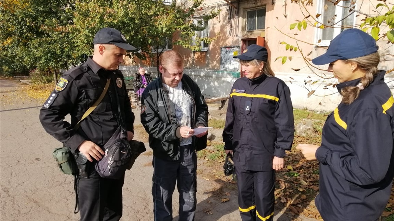 Щоб не трапилось біди: торецькі поліціанти та рятувальники вирушили в рейд