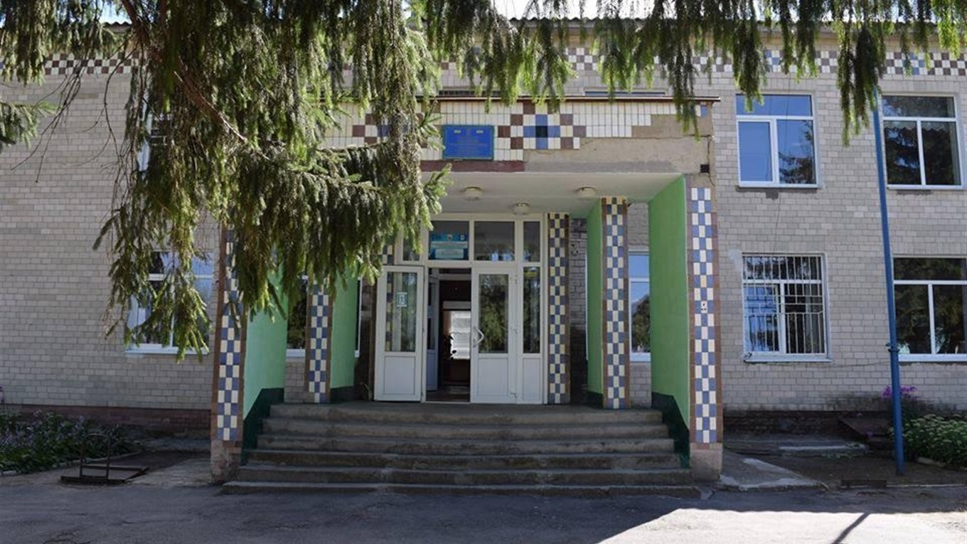 Школа відзначила свій 130 - річний ювілей: як у Сватках святкували заснування школи