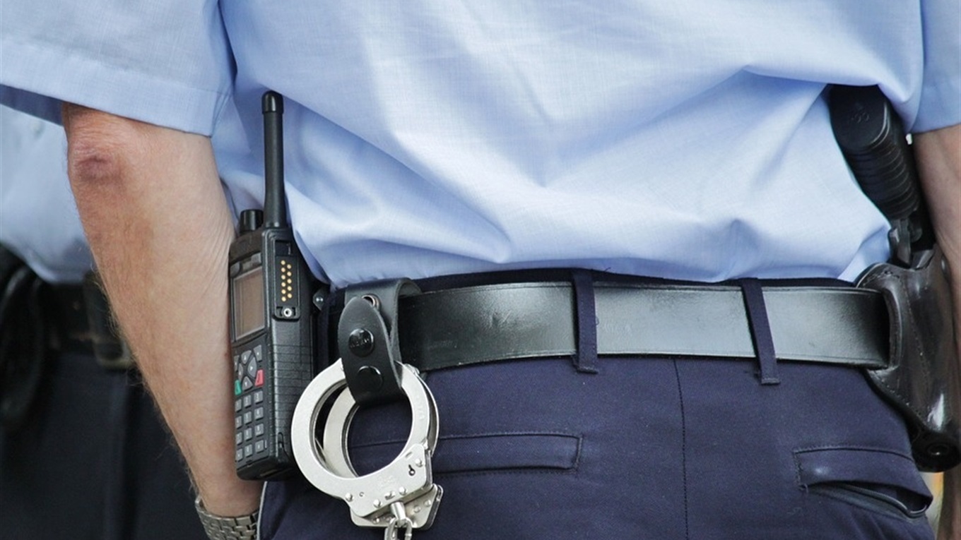 Псевдо поліцейські намагалися виманити гроші у мешканки Волновахи 