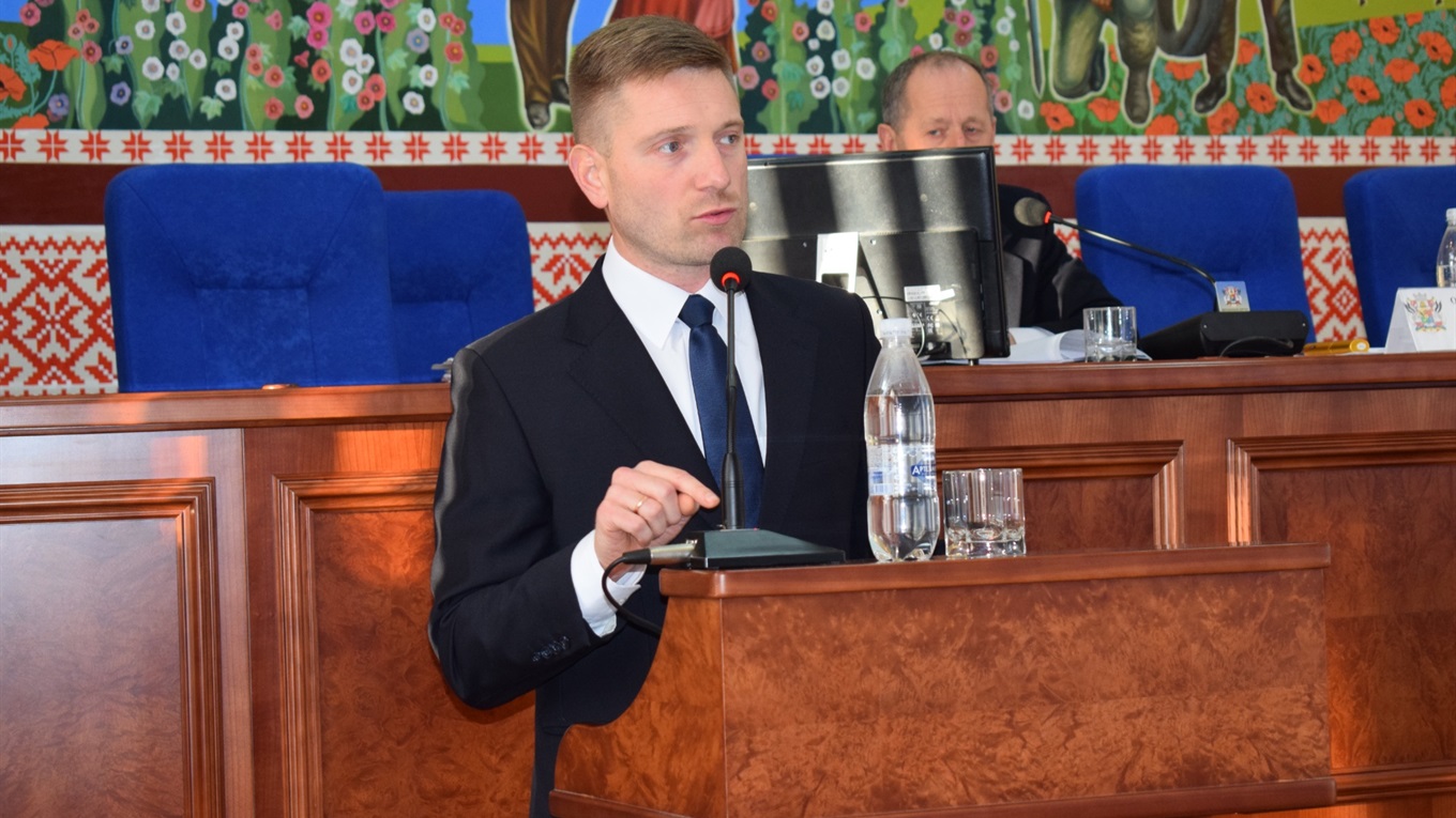 Орден, мокра сорочка і "Шляхрембуд": звіти Легенчука і Богданчука