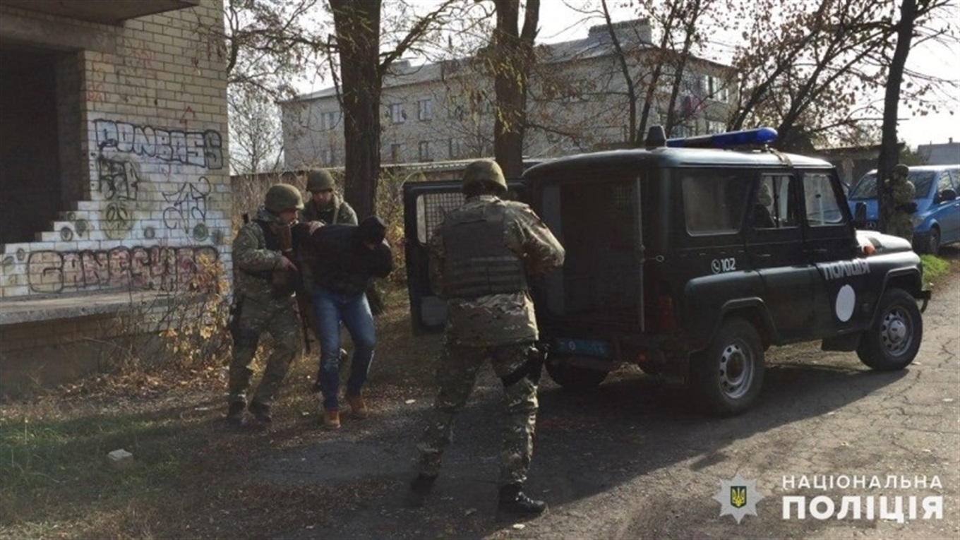 Поліцейські в Добропіллі навчаються визволяти заручників