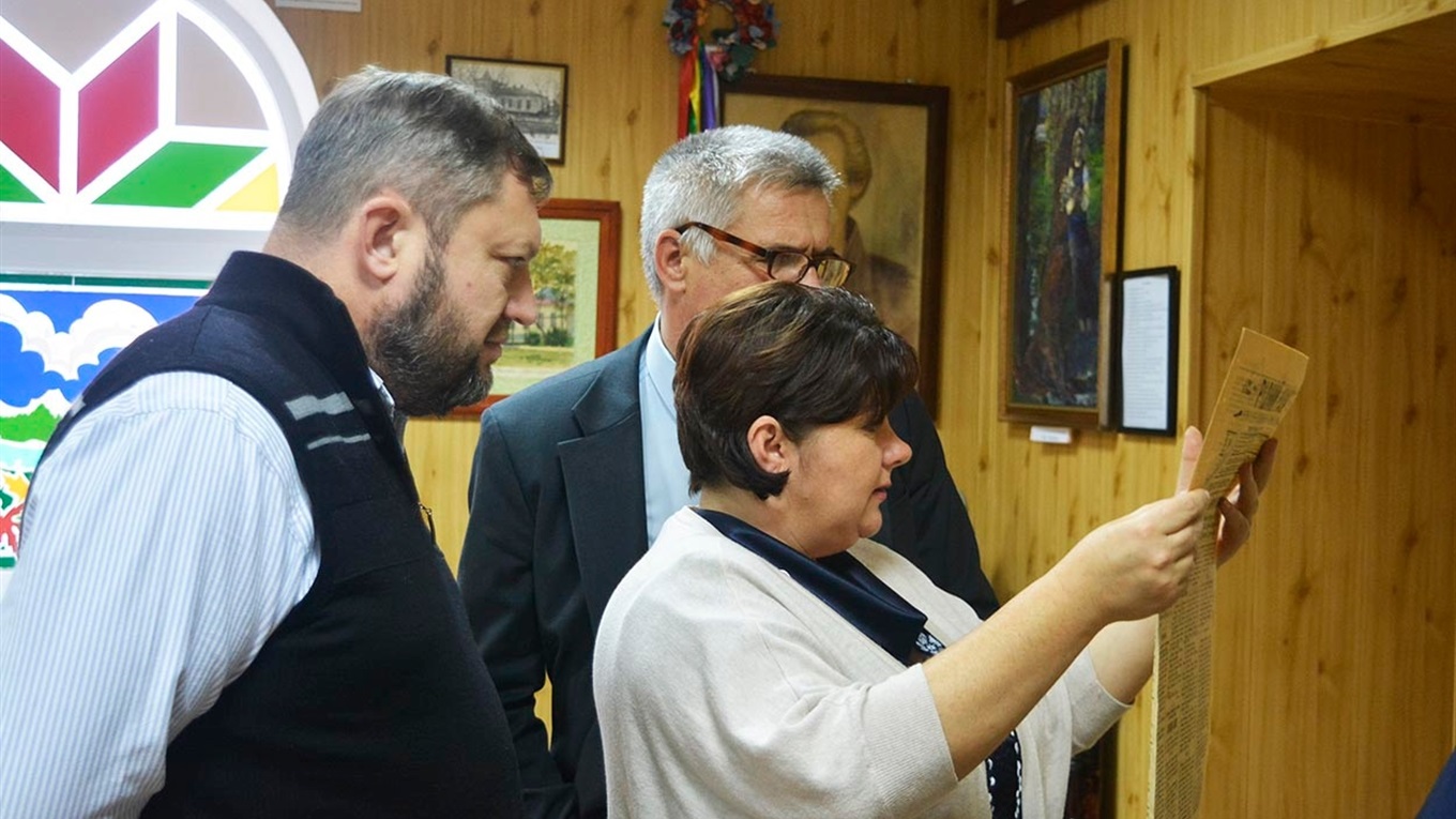 "Рідний край" повернувся до рідного краю: гадяцький музей поповнився унікальними експонатами