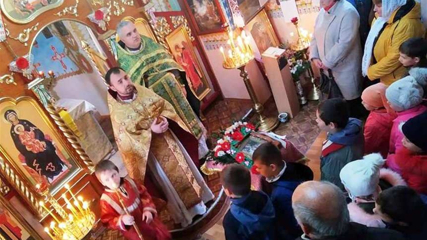 У церкві святого Єфрема молилися та пригощали сиріт 