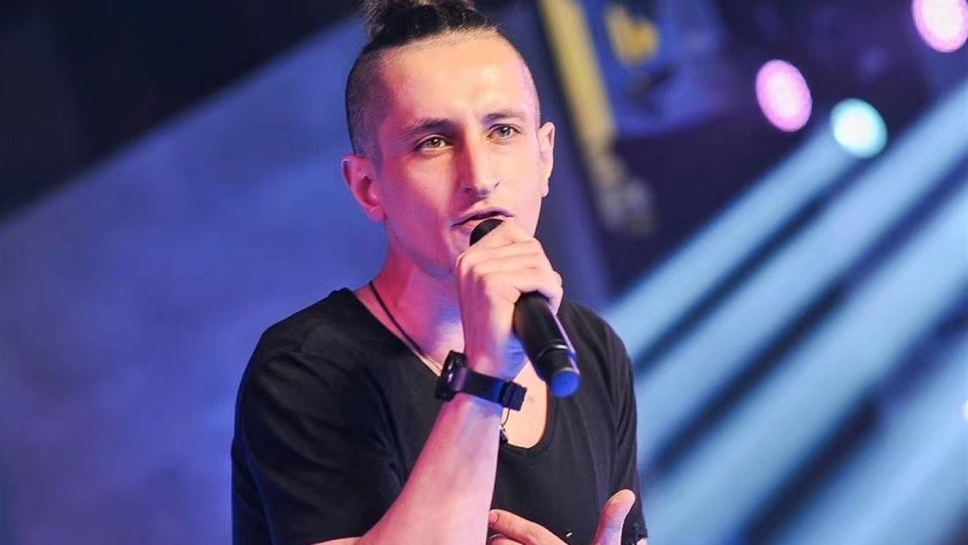 Вокаліст з Волновахи більше двох років працював в Китаї. Що його вразило?