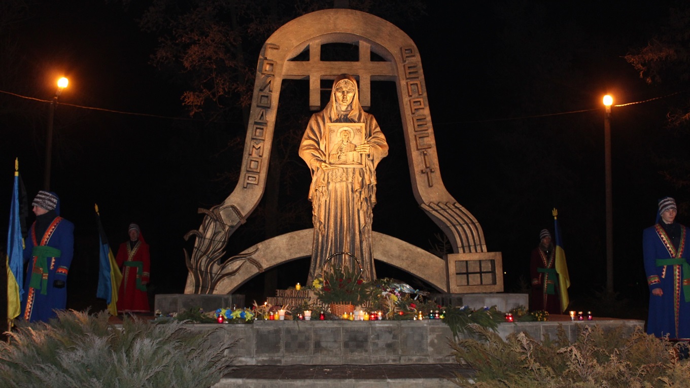 23 листопада Україна запалить свічку пам’яті жертв голодоморів. Які заходи плануються у Білопіллі?