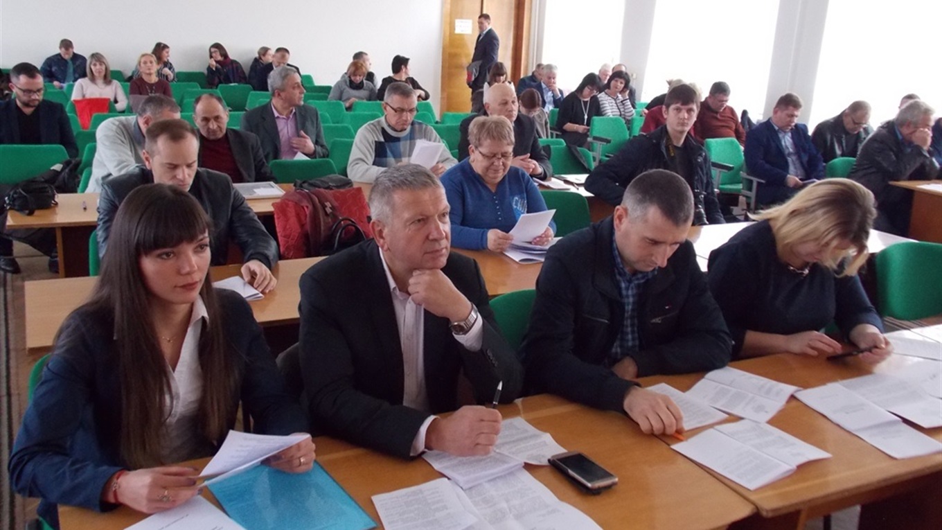 Депутати знову зменшили виконавчий апарат райради