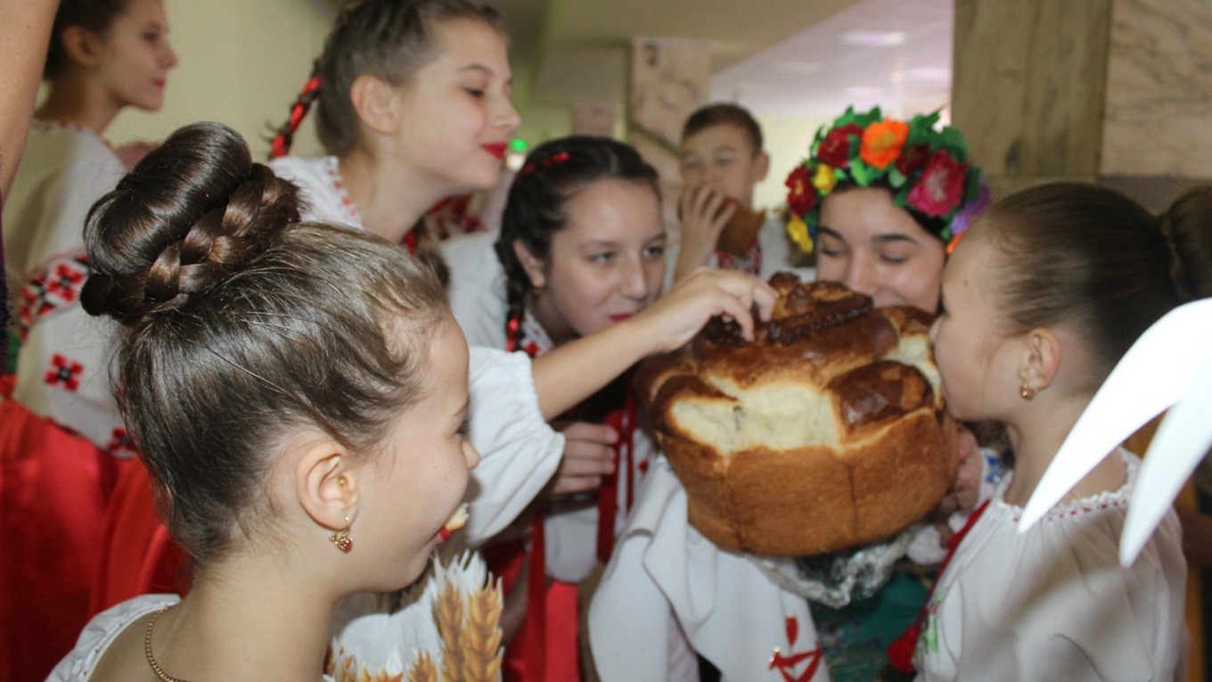 Близько тридцяти аграріїв Троїцького району нагородили до професійного свята