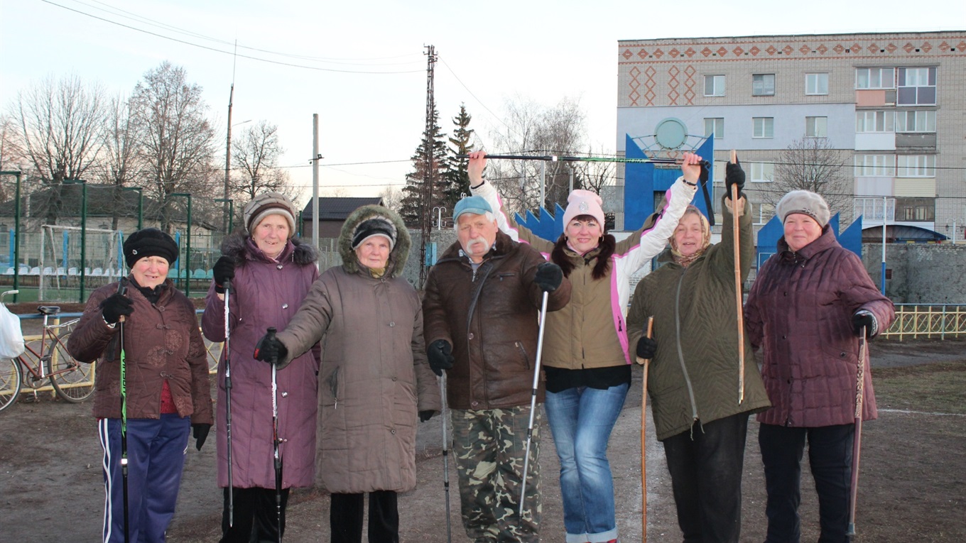 Як білопільці скандинавську ходьбу опановують