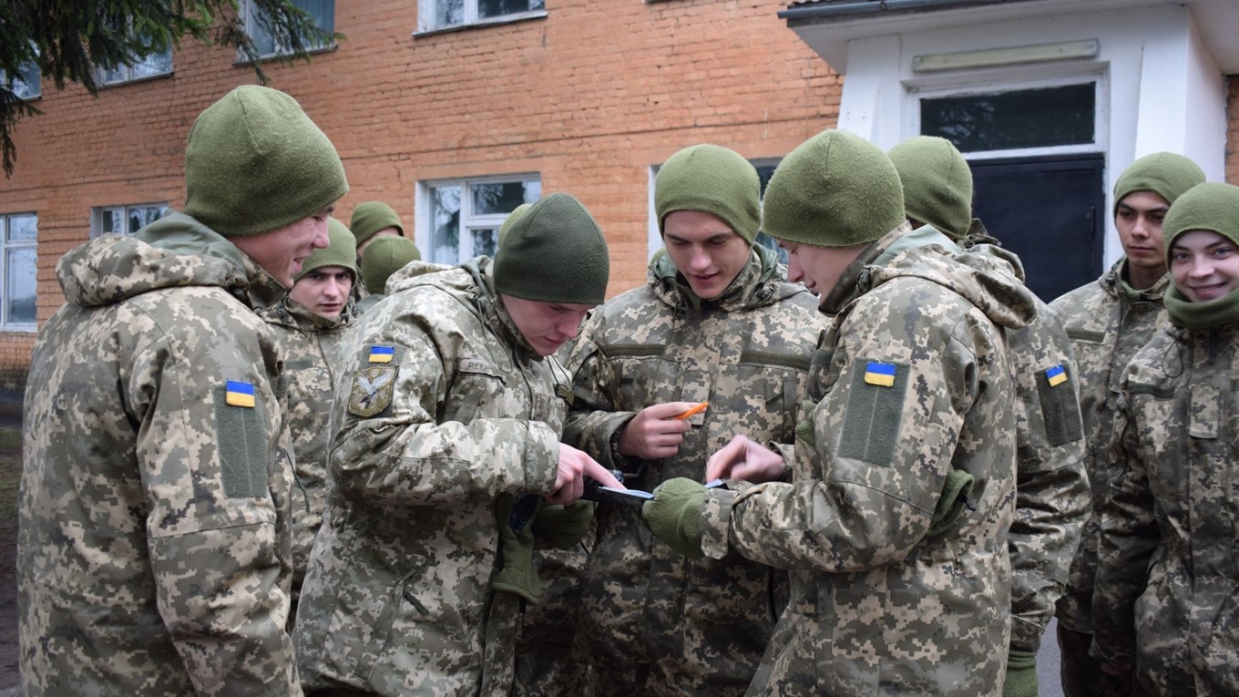 Новини міста за 25 листопада-1 грудня: ігри нескорених, поповнення на аеродромі, а у районі сказ