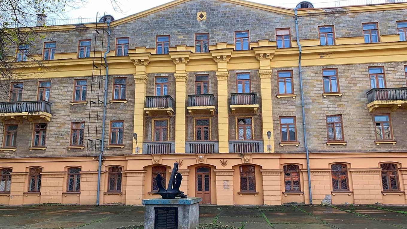 Угадай городские здания со спины