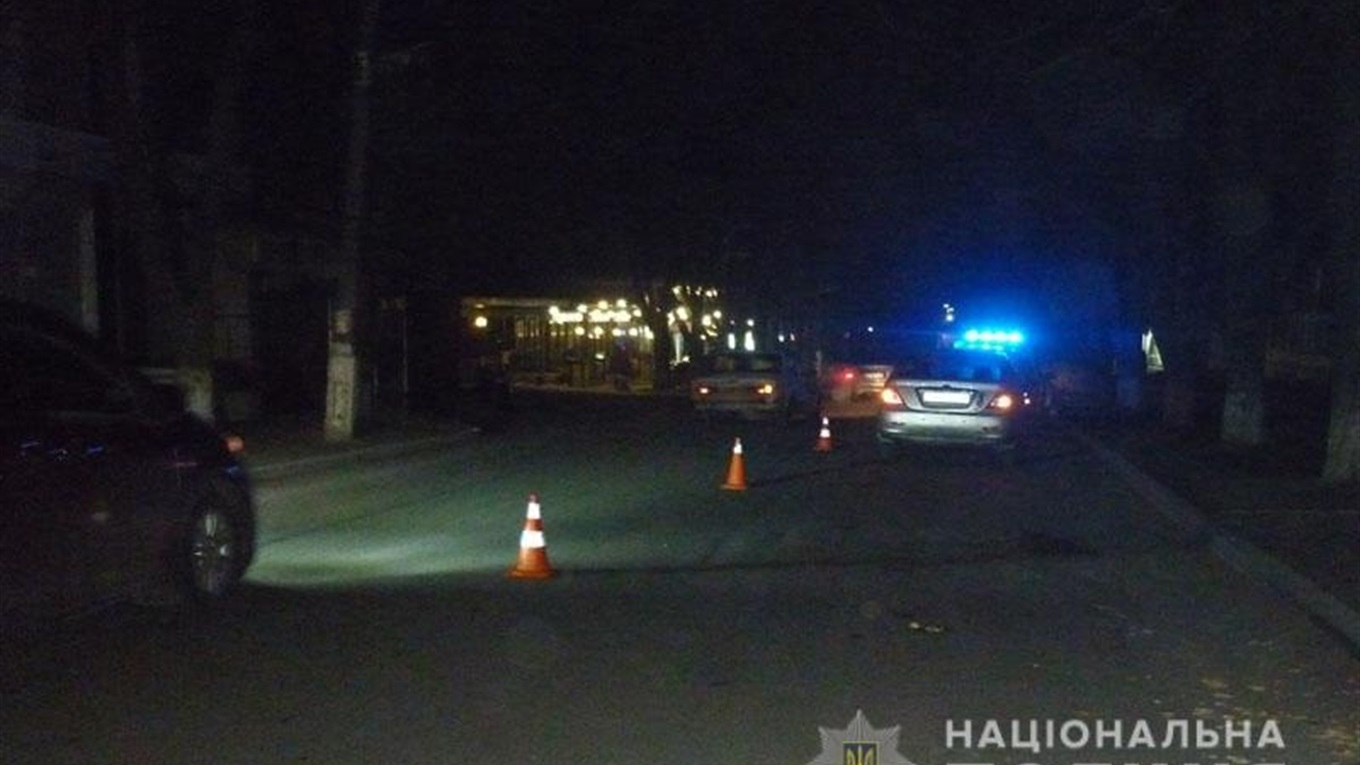 У центрі Волновахи на пішохідному переході збили жінку. Вона в реанімації 