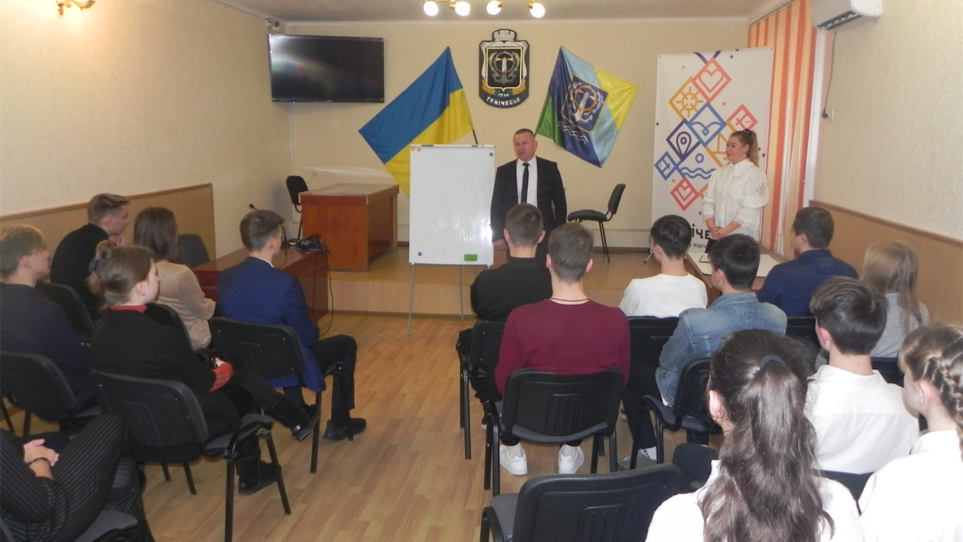 Взяв фамилии депутатов, старшеклассники провели сессию горсовета