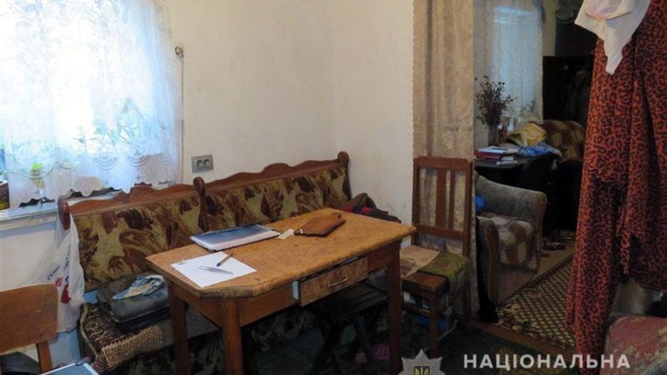 У Волноваському районі чоловік вдарив ножем родича. Хлопець помер у лікарні
