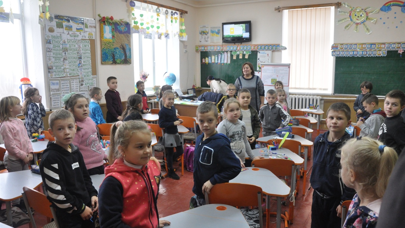 Як Білобожницька школа за 85 років виколисала понад дві з половиною тисячі доль