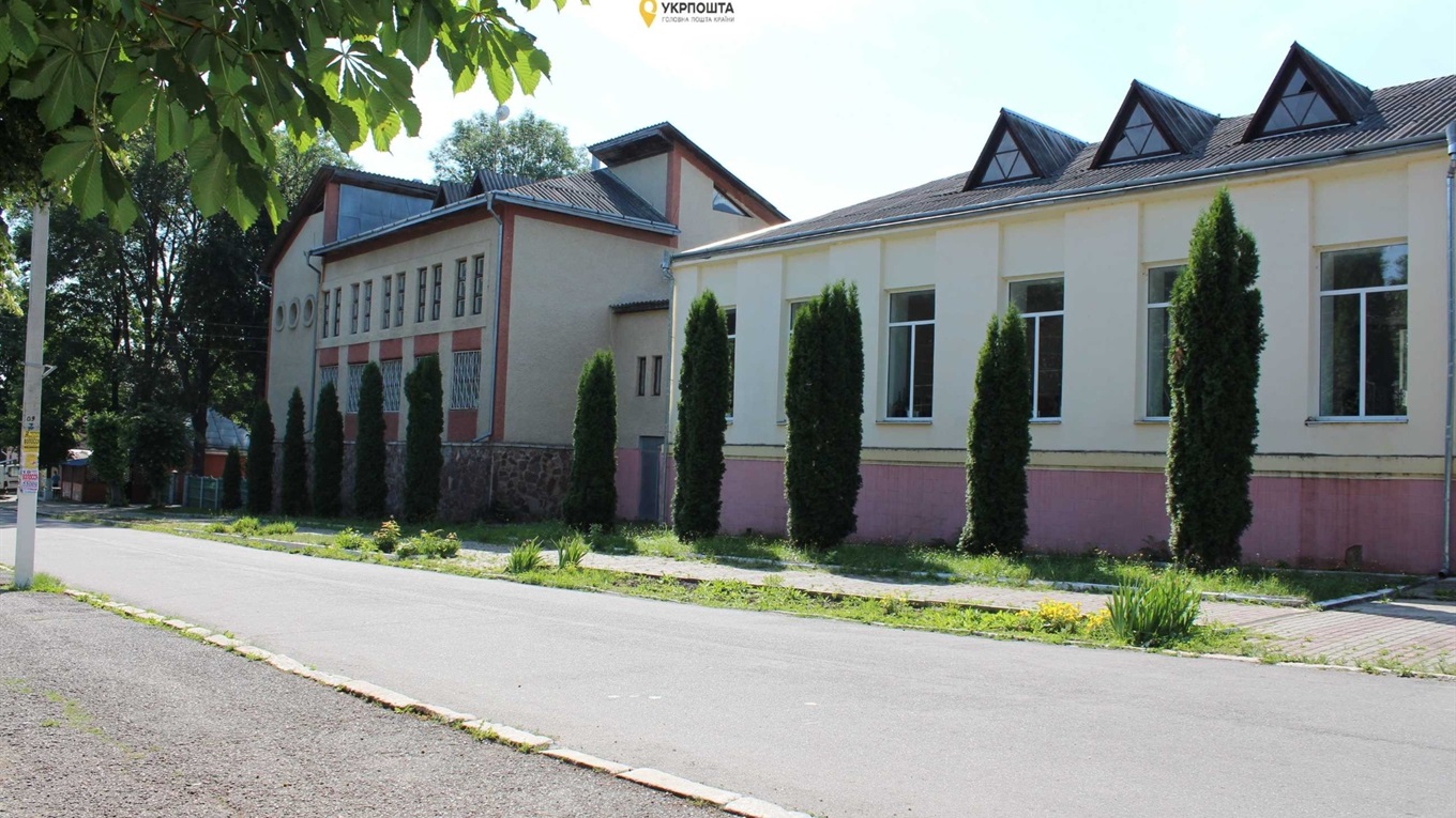 Укрпошта здає в оренду цілий поверх офісних приміщень у Кіцмані 