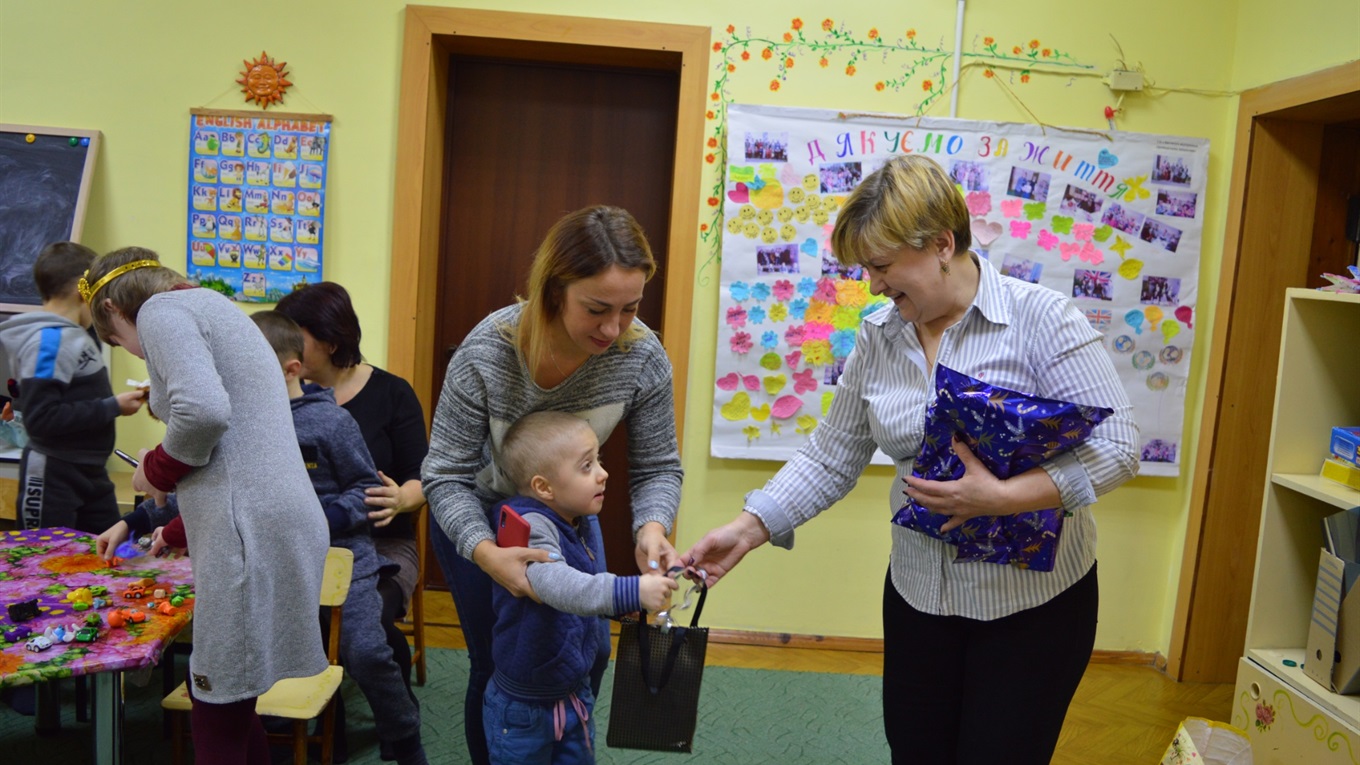 Переяславські діти з особливими потребами отримали подарунки з Італії