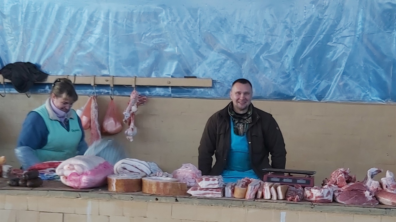 Найкраще купували м’ясо та цукерки. Який ще товар користувався попитом на недільному базарі?