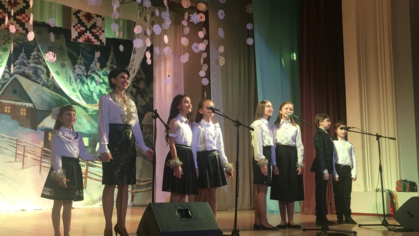 Маленьким измаильчанам - концерт и сладкие подарки