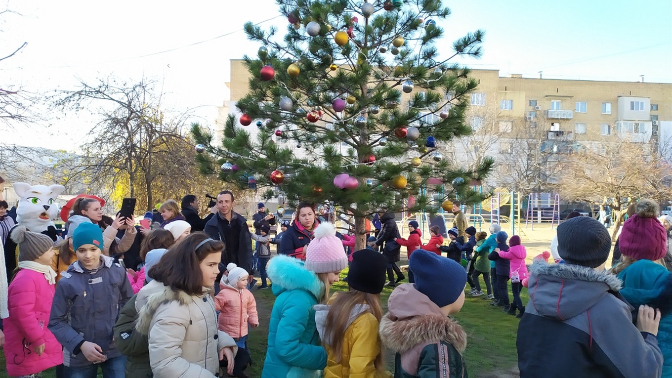 Для детей микрорайона Крепость состоялся праздник в честь Дня Святого Николая 