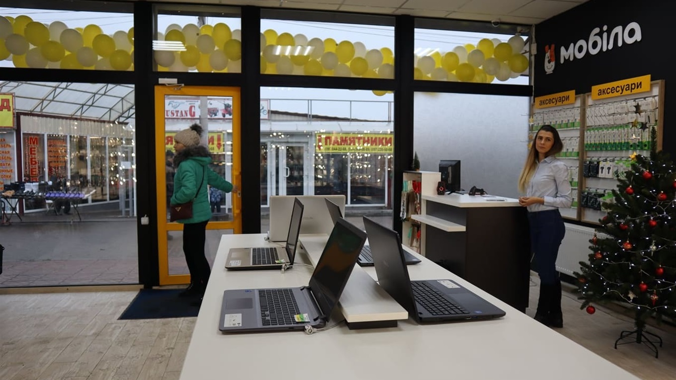 У Волновасі запрацював спеціалізований центр смартфонів та аксесуарів "Мобіла"