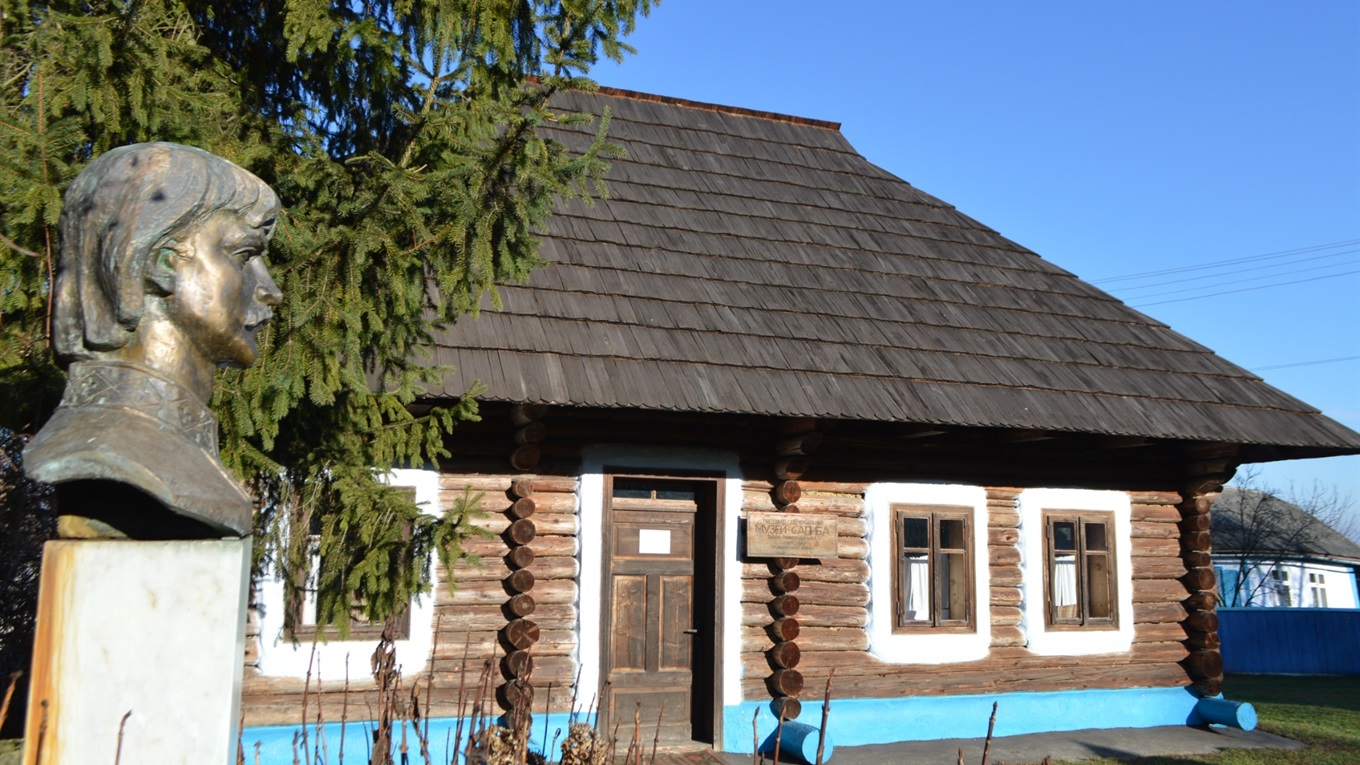 Музей-садиба Івана Миколайчука в Чорториї: 5 унікальних експонатів, які варто побачити 