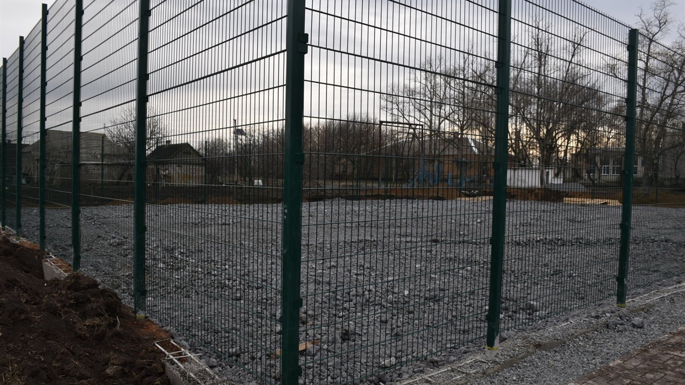 У Волноваському районі будують багатофункціональний спортивний майданчик