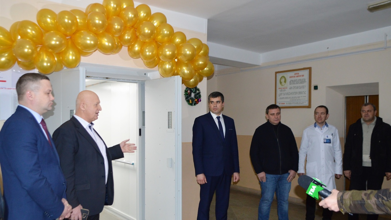 У Кіцманській ЦРЛ встановили новий ліфт, без якого медзаклад не міг функціонувати