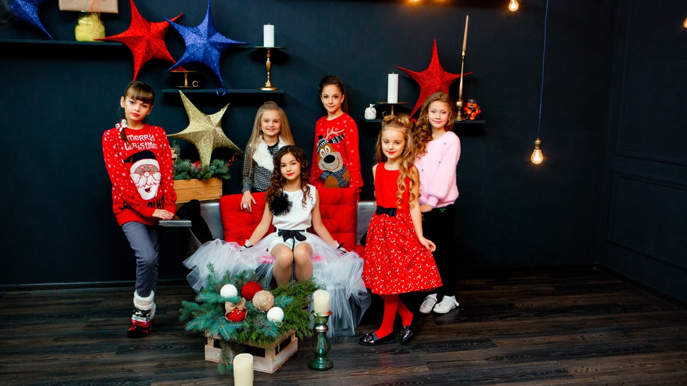 Новорічна фотосесія учениць кіцманської "Модельної школи": подивіться атмосферні знімки