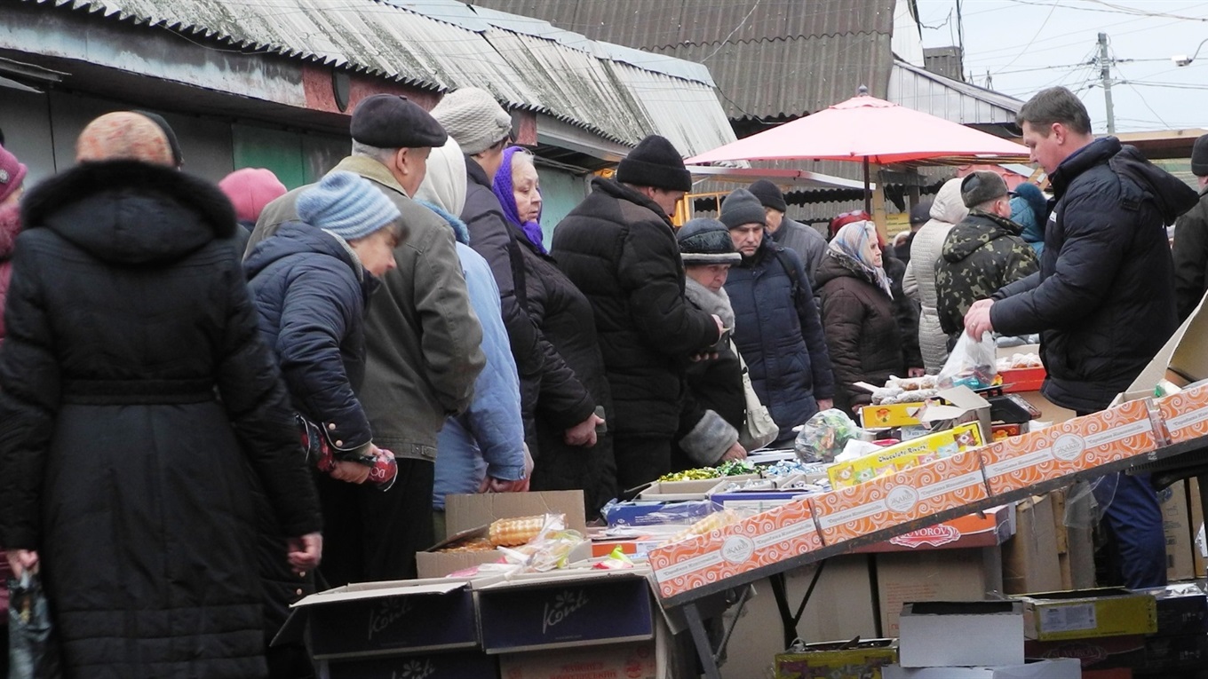 До продавців цукерок стояли черги. Що і почім було на переяславському базарі