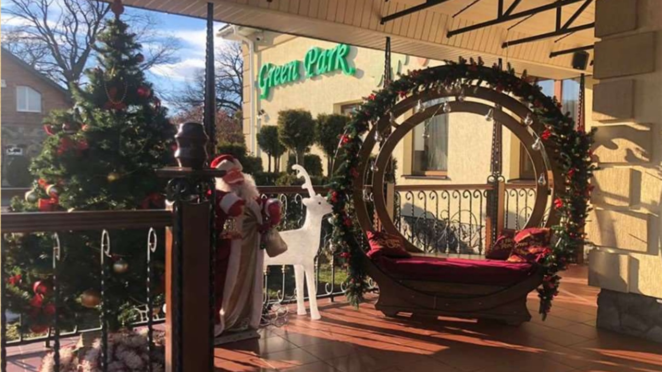Найкраща новорічно-різдвяна вітрина у Калуші  —  в "GreenPark",   різдвяна шопка — в "РІО-ТРАНС"