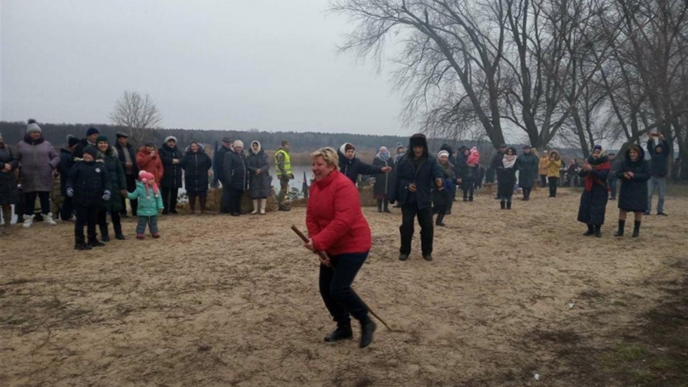Водохреще 2020: у Дівичках не лише купалися, а й в конкурсах призи вигравали