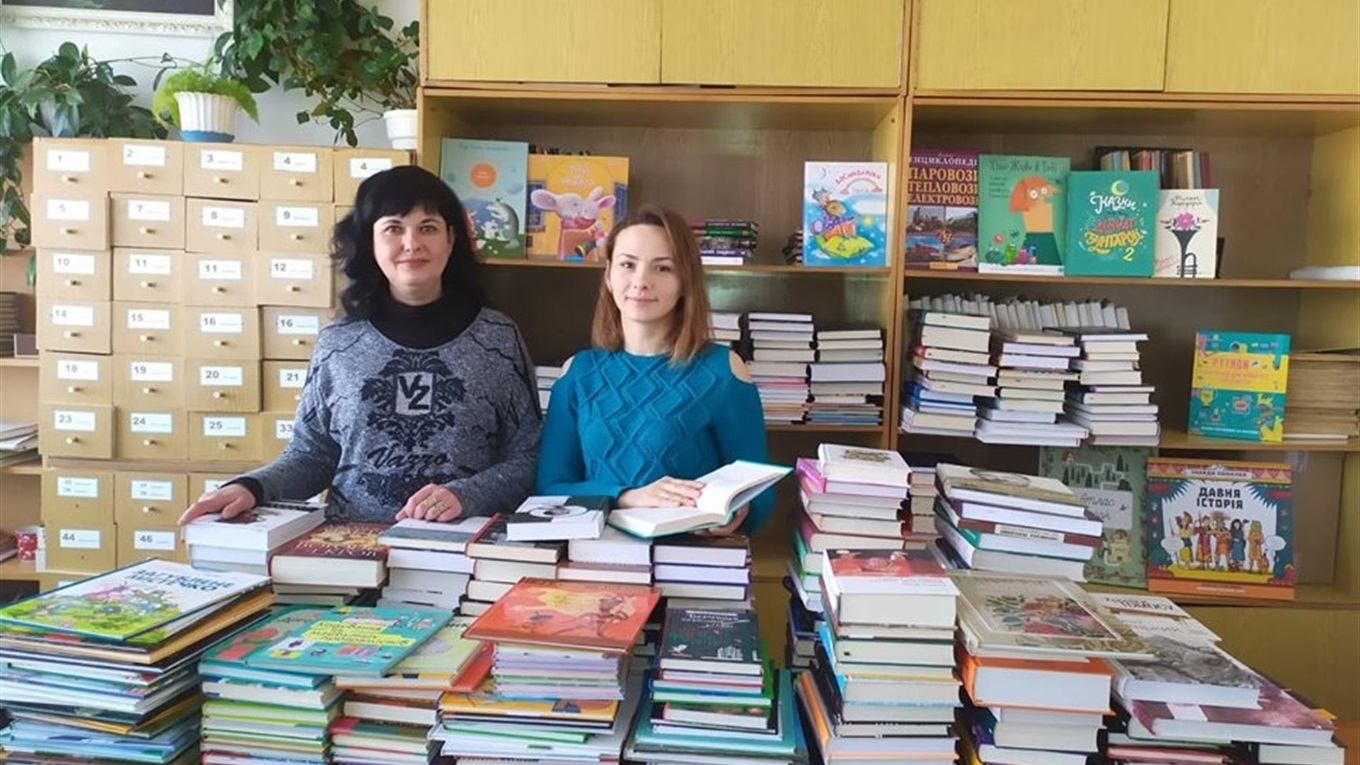 Калуська районна бібліотека отримала книги на більш як 100 тисяч гривень