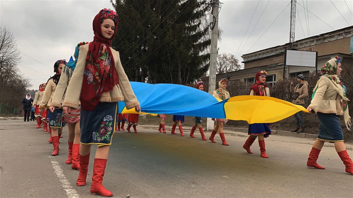 Ржищівчани влаштували флеш-моб з нагоди Дня Соборності України