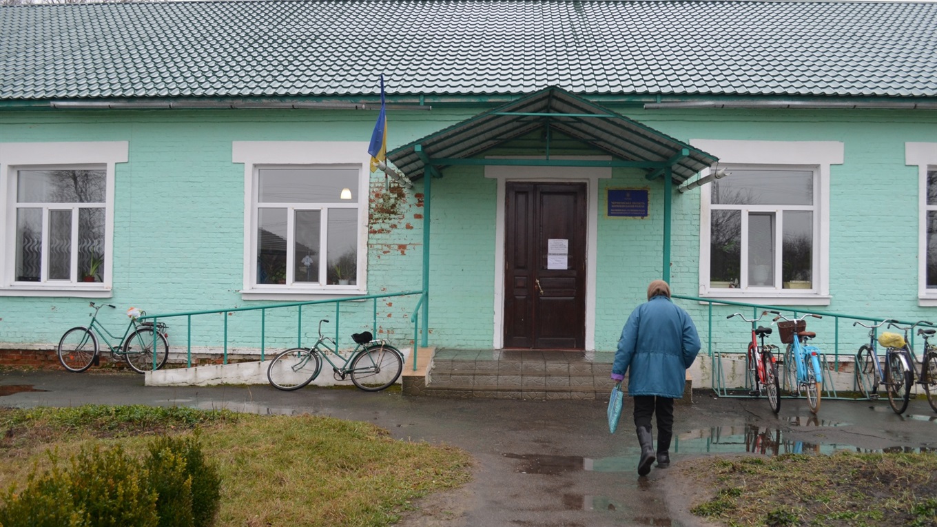 Холминська селищна рада на Корюківщині перебралася в нове приміщення і хоче облаштувати ЦНАП