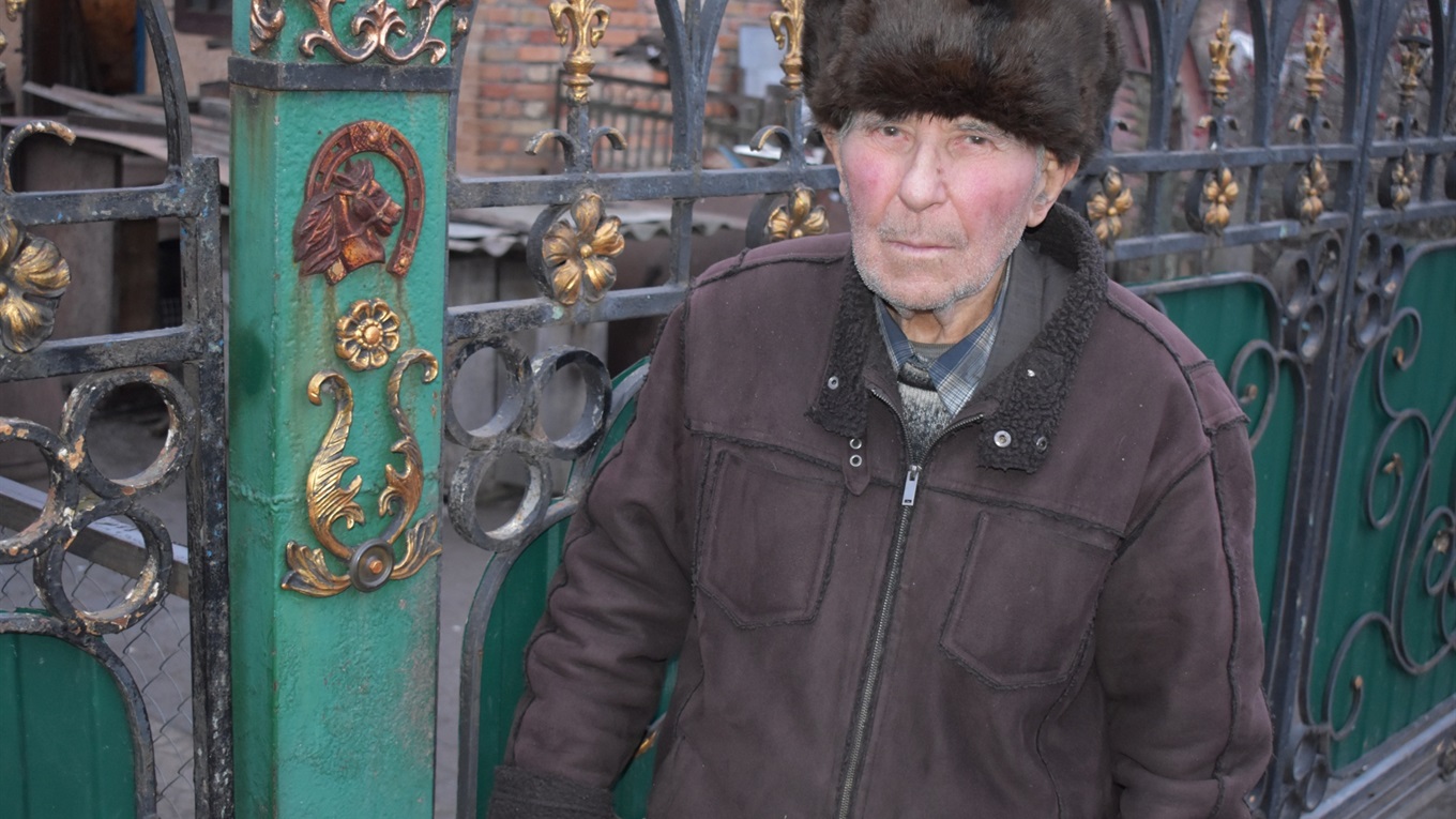 «Залізяку зігнути легше, ніж намалювати портрет». 87-річний Іван Лой розповів про своє життя